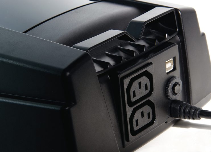 UPS (gruppo di continuità) Riello iPLUG IPG 800 IT, 800VA, ingresso 220 → 240V ca, uscita 230V, 480W UPS (gruppo di continuità) Riello iPLUG IPG 800 IT, 800VA, ingresso 220 → 240V ca, uscita 230V, 480W